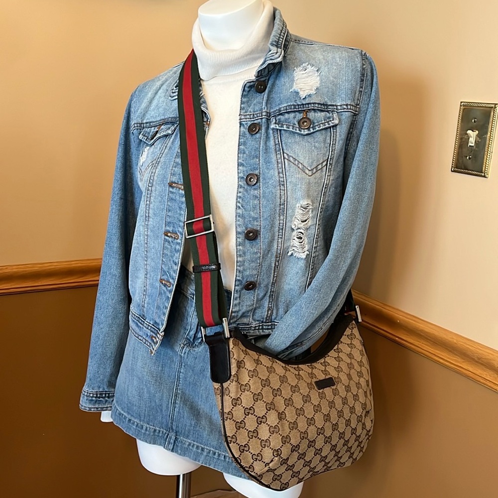 Gucci GG Canvas Web Half Moon Crossbody ❤️